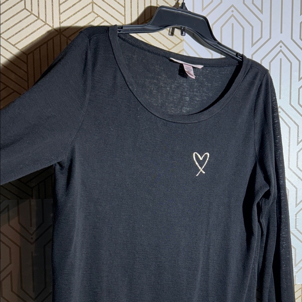 Victoria's Secret Black Long Sleeve Top with Heart Detail - Picture 5 of 5